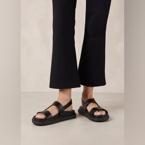Alohas Lorelei Sandals in Black